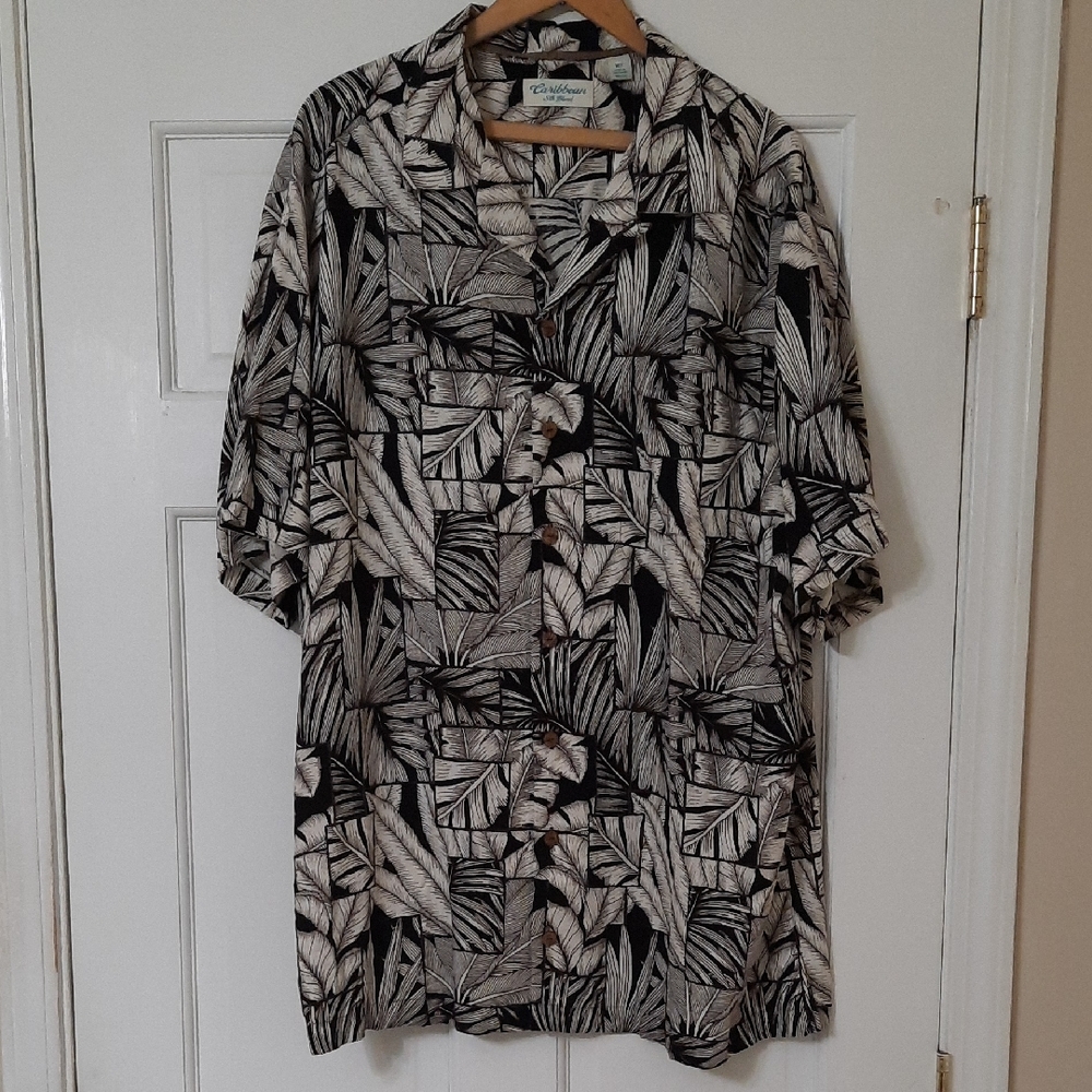 Roundtree & Yorke Carribean Men's Black and White Leaf Print Shirt